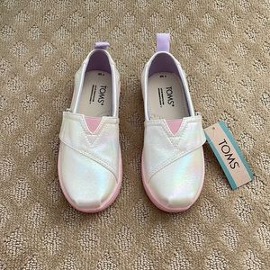 Brand New With Tags Toddler Iridescent Girls Toms with pink soles